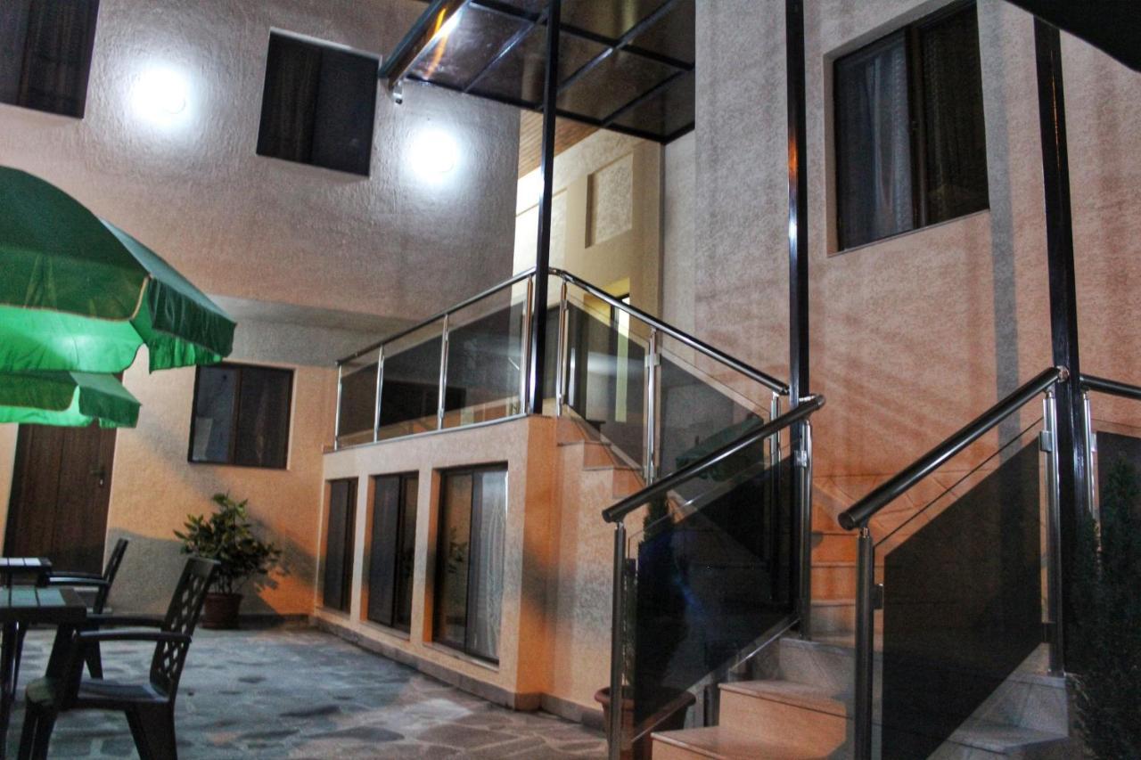 Hotel Elegant 2 Tbiliszi Kültér fotó